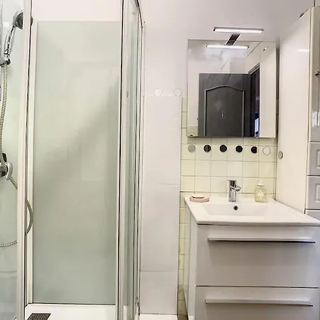 2 Minutes A La Apartmán
